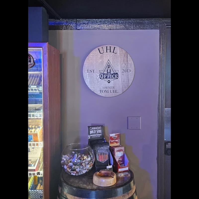 Barrel Top Sign